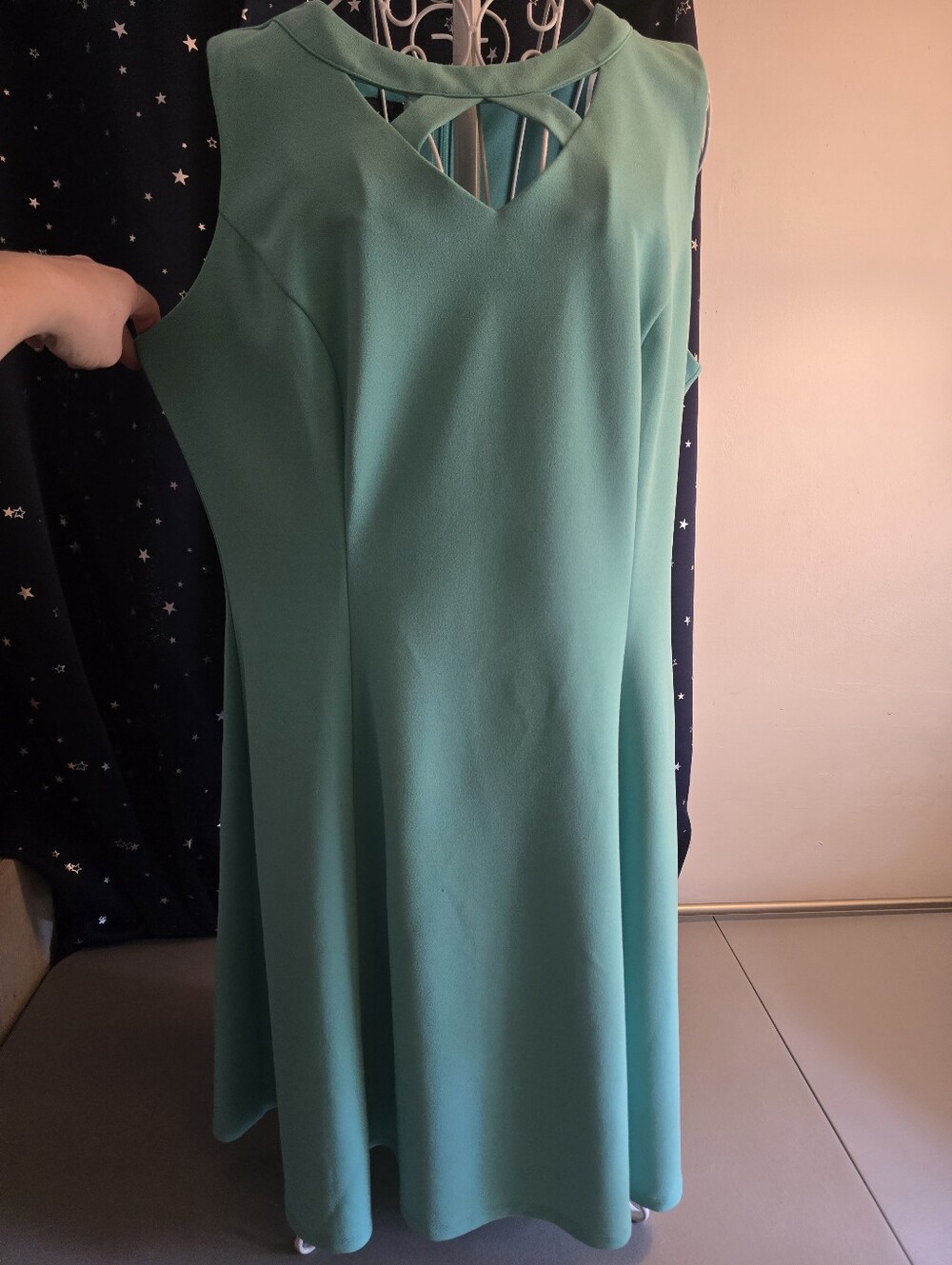 Sleeveless Teal Green Fit-and-Flare Dress with Keyhole Back SIZE 16